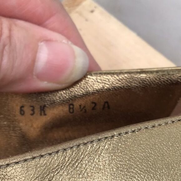 Salvatore Ferragamo Womans 8.5 AA Narrow Metallic Bronze Gold Toned Leather Ball - Picture 5 of 10